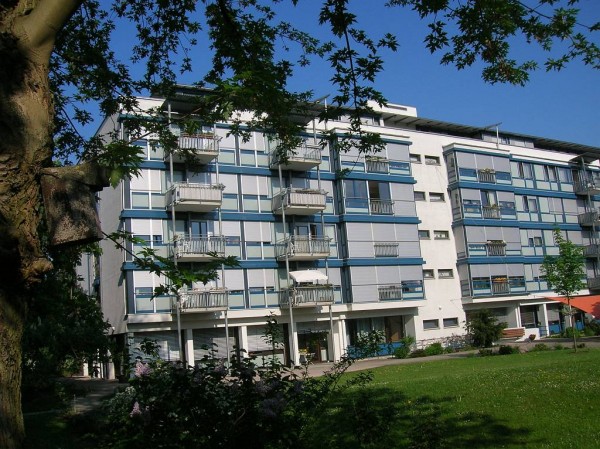 Diakonissenhaus Bethlehem, Karlsruhe  -- von Osten

Klicken fr das nchste Bild