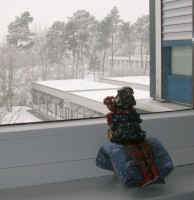 Diakonissenhaus Bethlehem, Karlsruhe  -- Winterm�nnchen im Treppenhausfenster